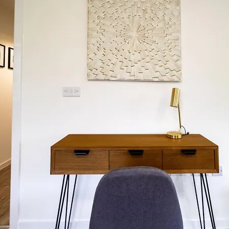 Comfy One Br | Free Parking Apartment Taunton Exterior photo