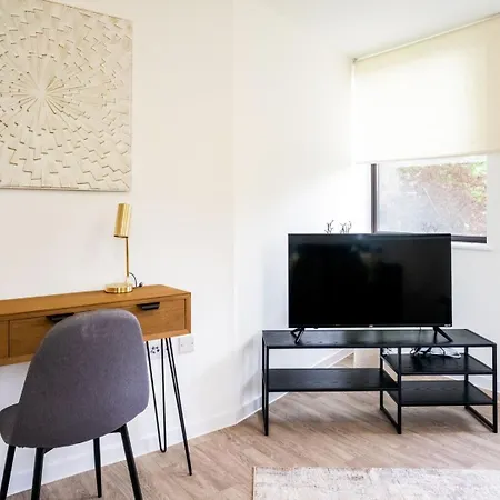 Comfy One Br | Free Parking Apartment Taunton Exterior photo