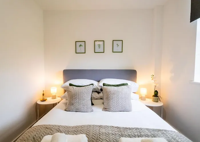 Comfy One Br | Free Parking