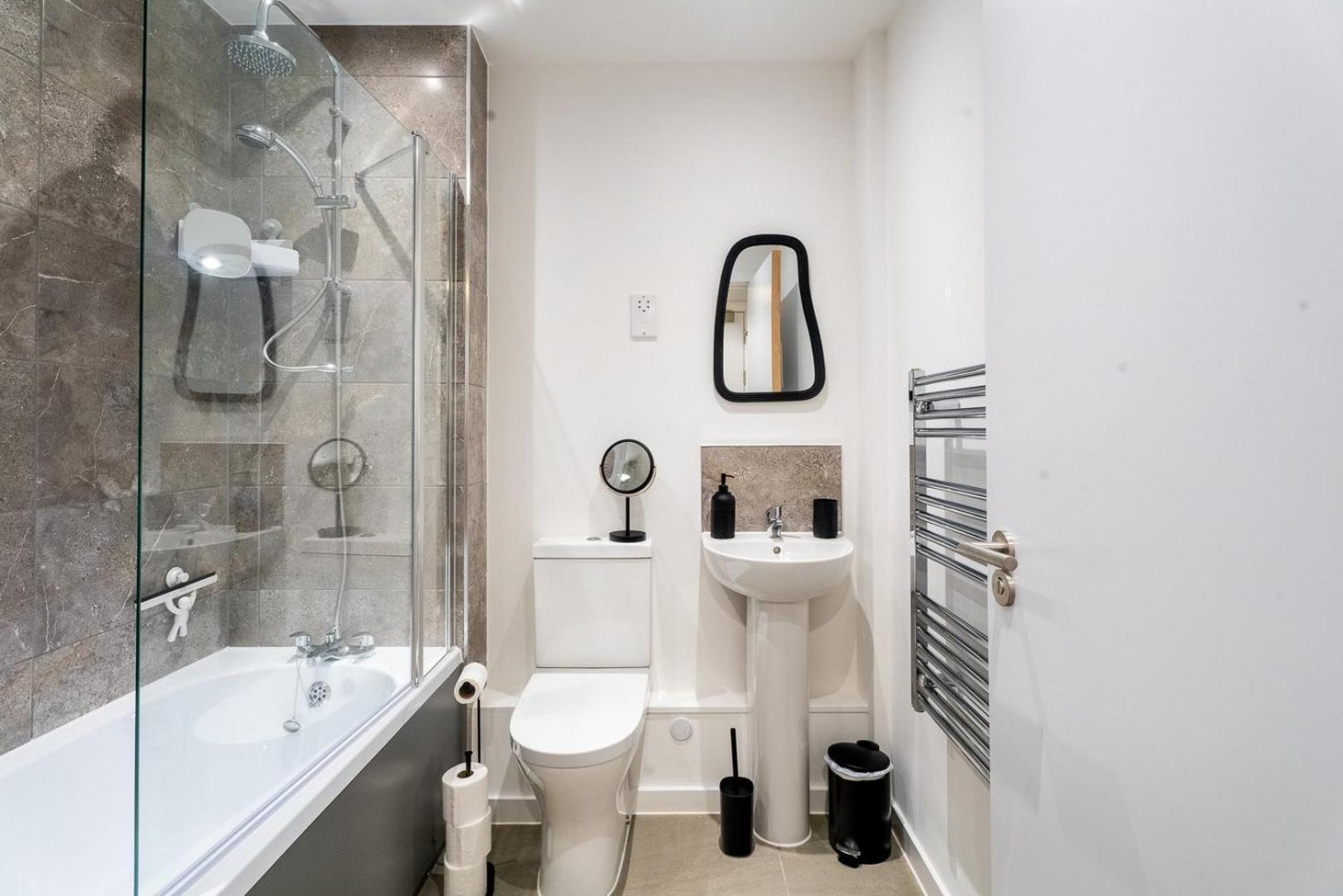 Apartment Comfy One Br | Free Parking